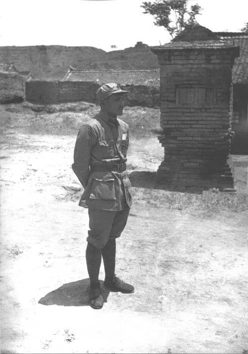 长征后，邓小平在陕北。（1936年）