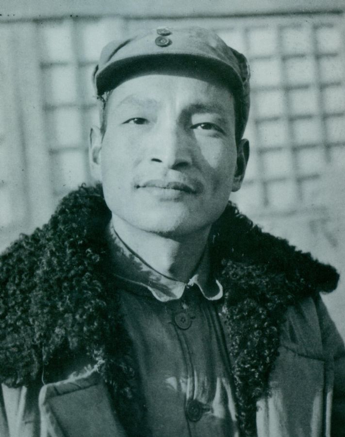 抗日战争时期，陈云在延安。