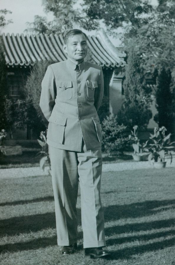 1954年9月15日，陈云在中南海。
